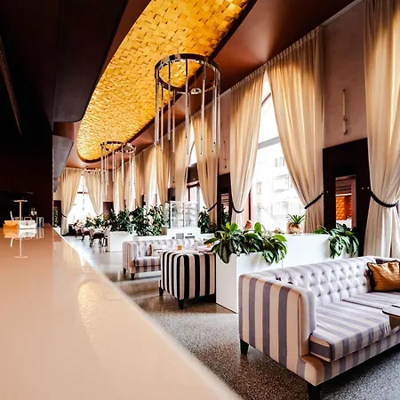 艾丽卡广场酒店 3* 俄斯特拉发